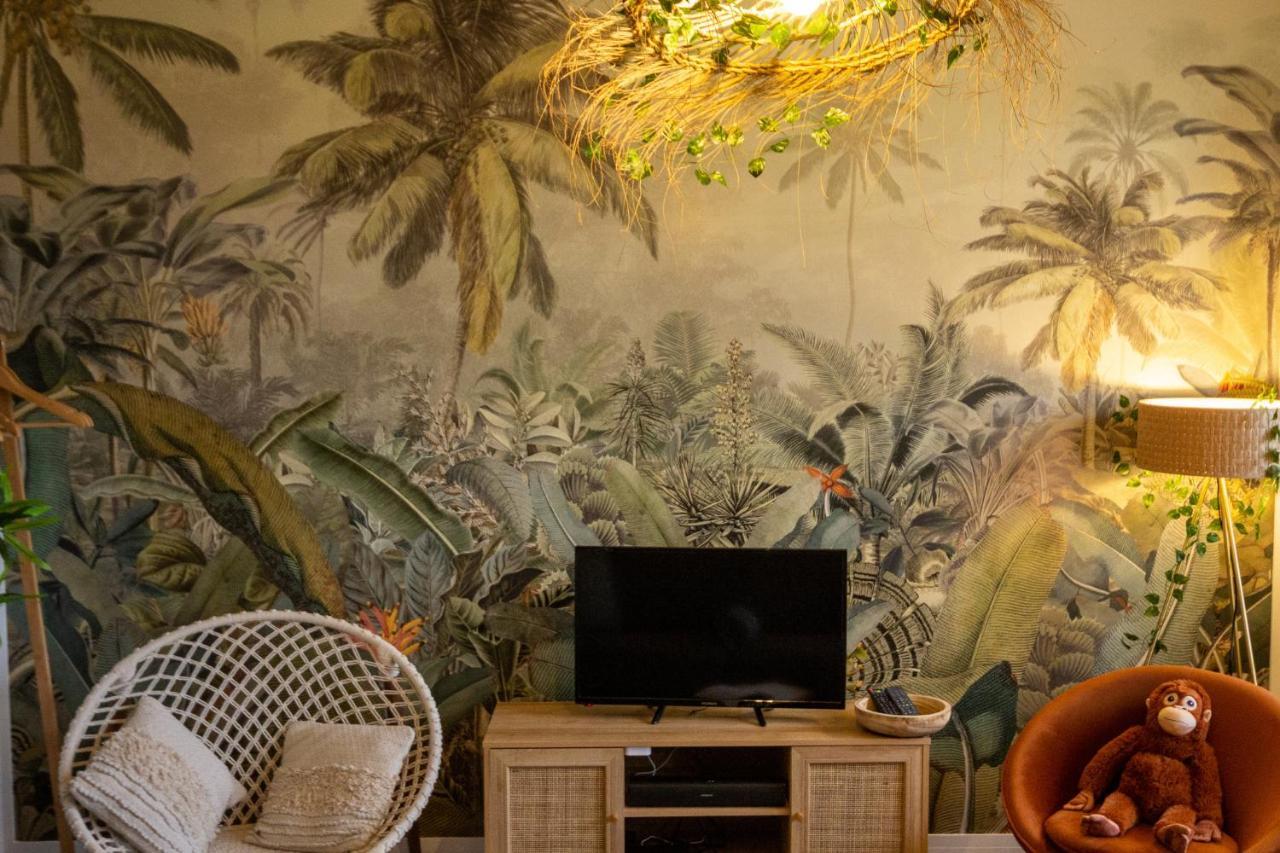 Suite Jungle - Jardin, Netflix Et Parking - Le Manoir Aux Pommes Orbec Exterior photo